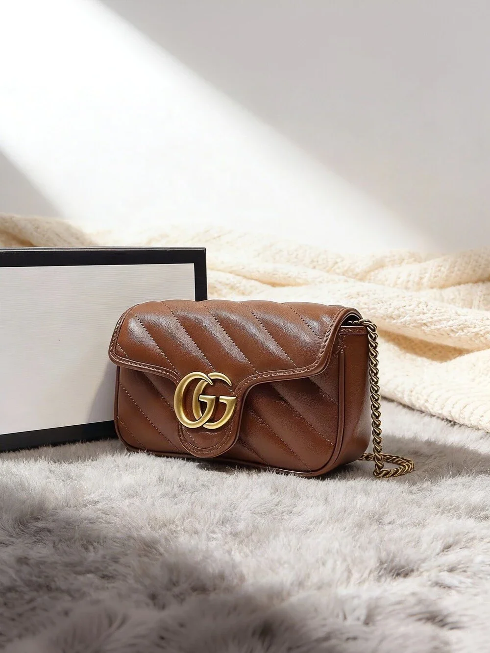 Gucci GG Marmont Super Mini Bag